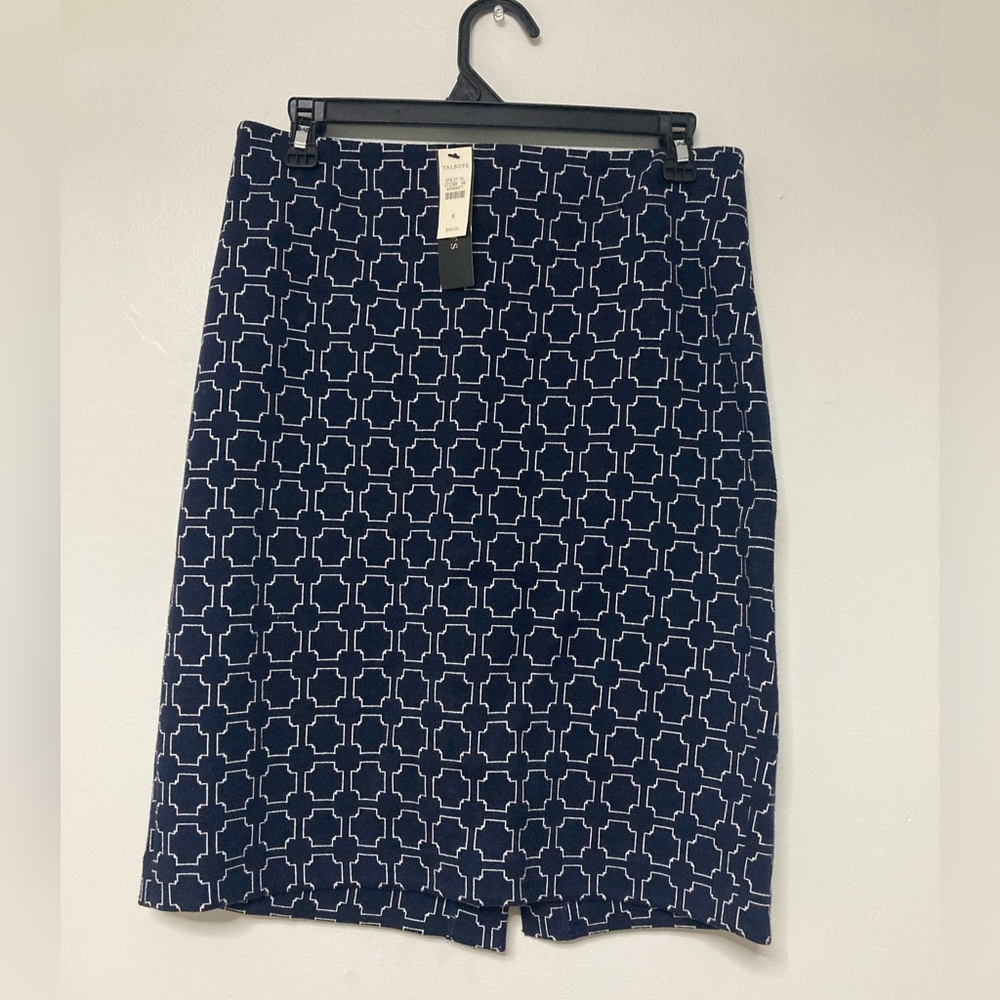NWT! Talbots Navy and White Patterned Skirt